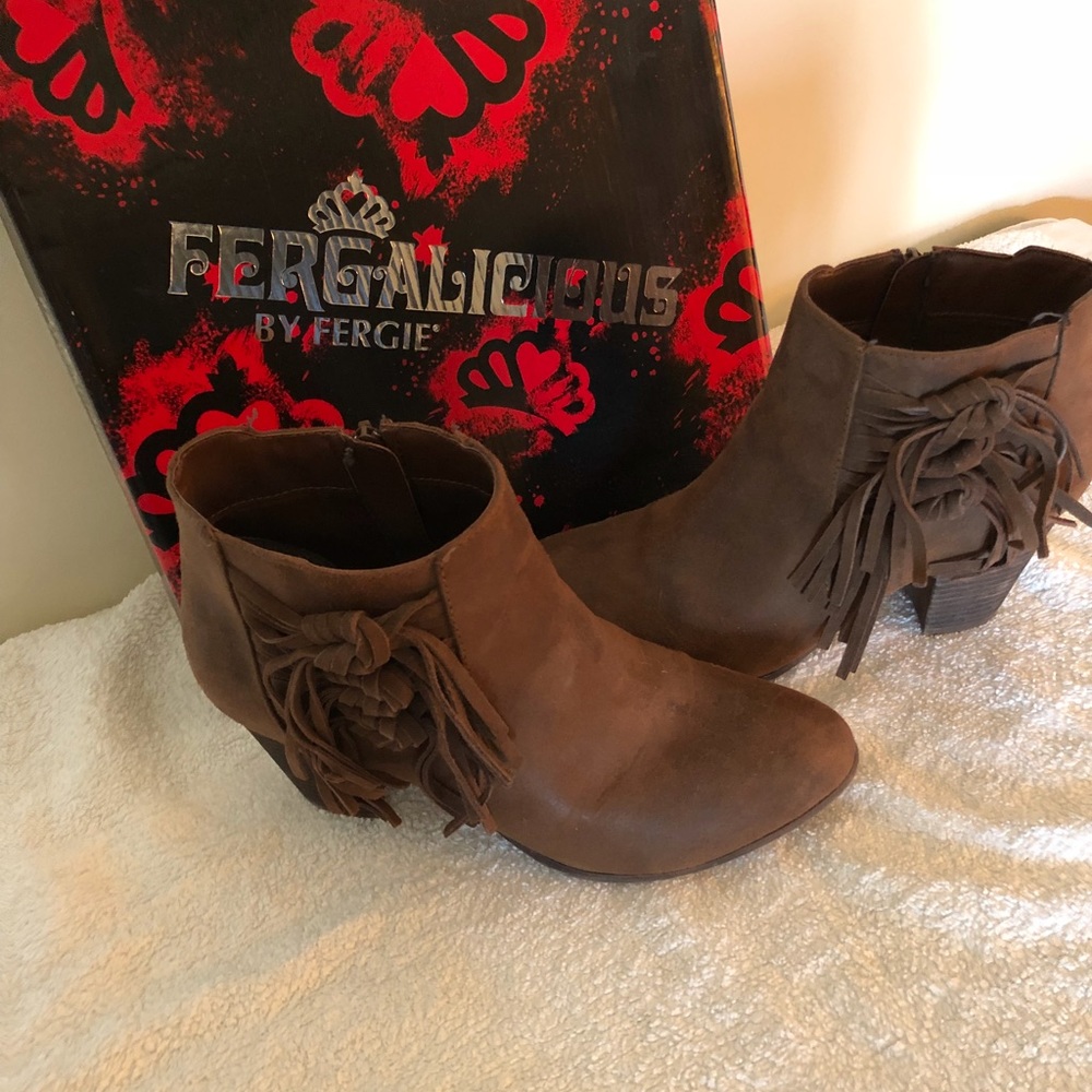 Shoe boots
